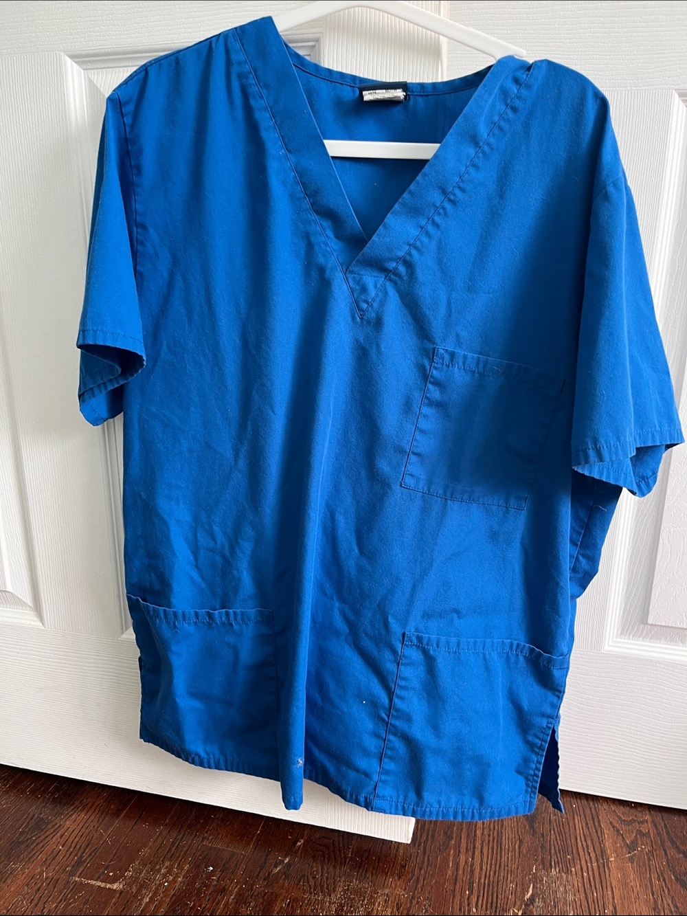 Cherokee men’s scrub top